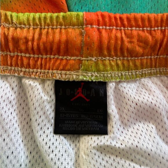 Jordan Orange and Green Mesh Shorts - Picture 3 of 6